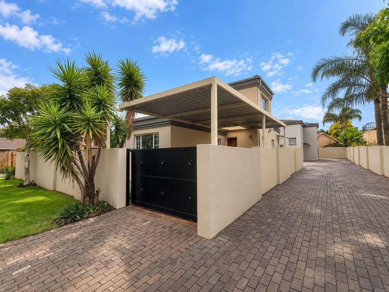 5 Bedroom Property for Sale in Amberfield Gauteng