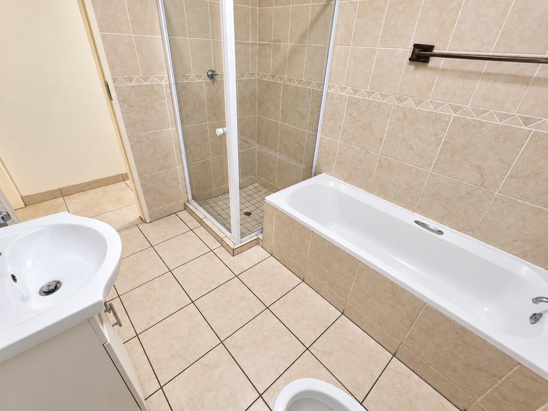 5 Bedroom Property for Sale in Amberfield Gauteng