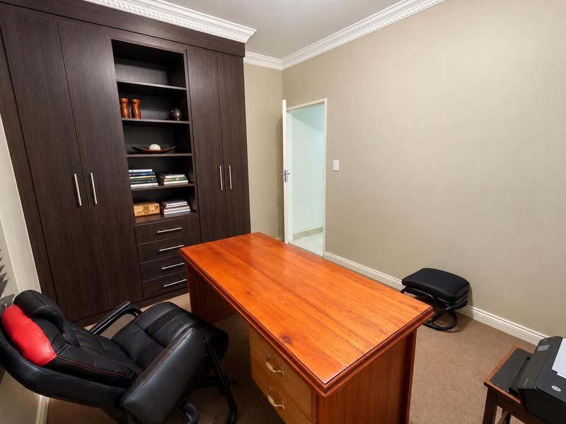 5 Bedroom Property for Sale in Amberfield Gauteng