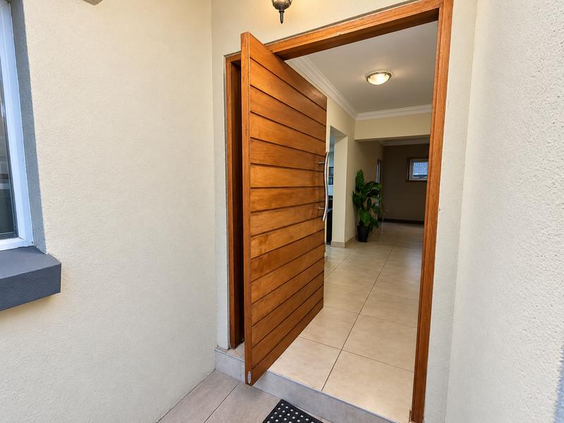 5 Bedroom Property for Sale in Amberfield Gauteng