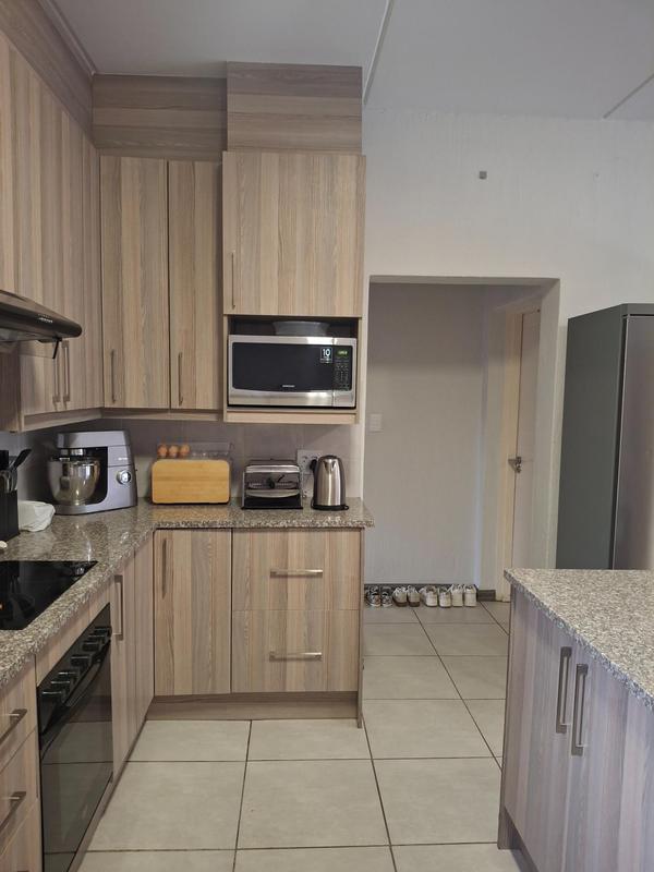 To Let 2 Bedroom Property for Rent in Victory Park Gauteng