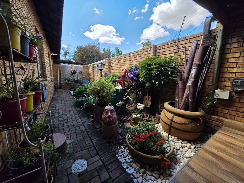 3 Bedroom Property for Sale in New Redruth Gauteng