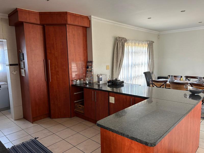 To Let 3 Bedroom Property for Rent in Sonneveld Gauteng