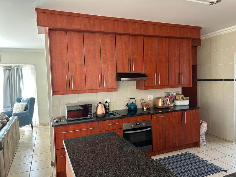 To Let 3 Bedroom Property for Rent in Sonneveld Gauteng