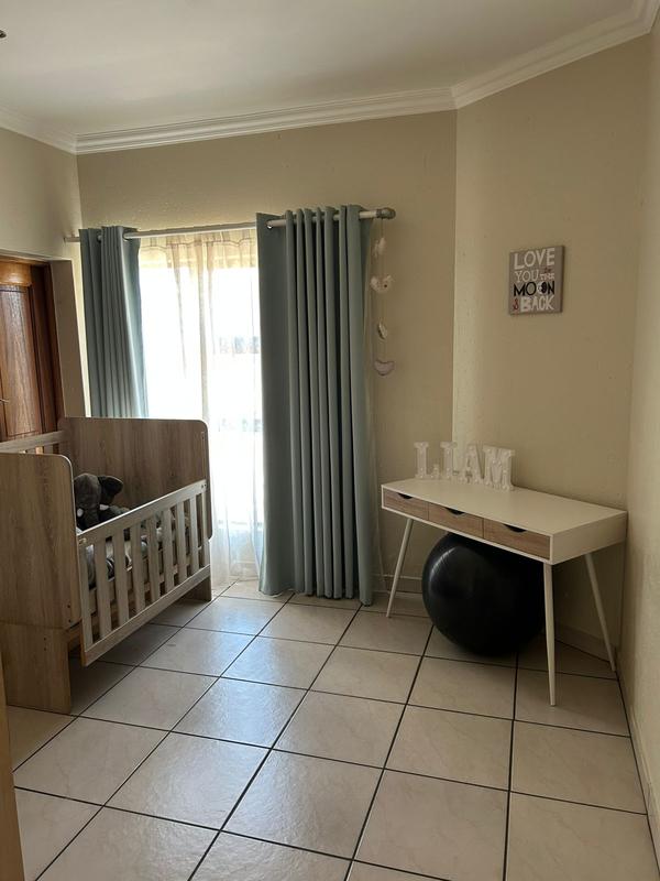 To Let 3 Bedroom Property for Rent in Sonneveld Gauteng