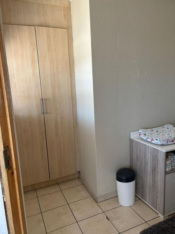 To Let 3 Bedroom Property for Rent in Sonneveld Gauteng
