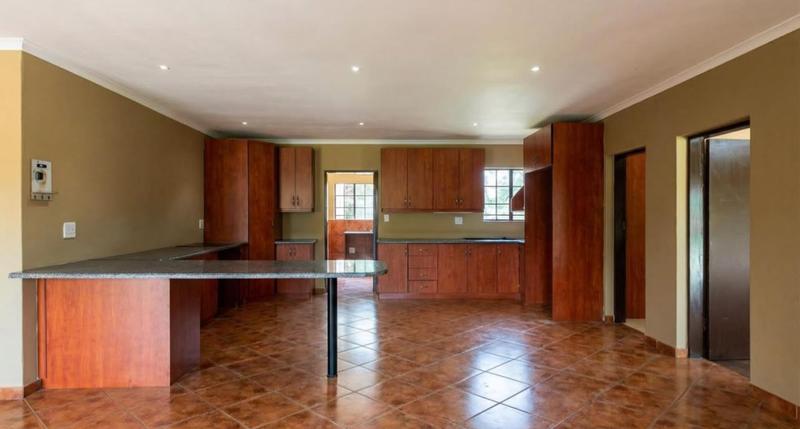 6 Bedroom Property for Sale in Kameeldrift West Gauteng