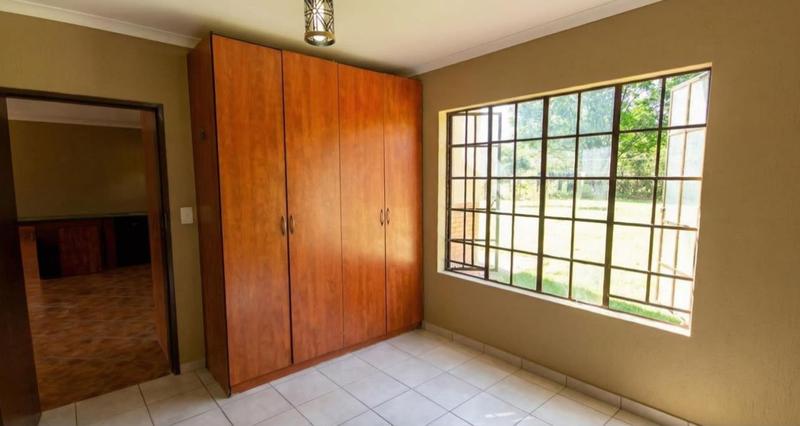 6 Bedroom Property for Sale in Kameeldrift West Gauteng