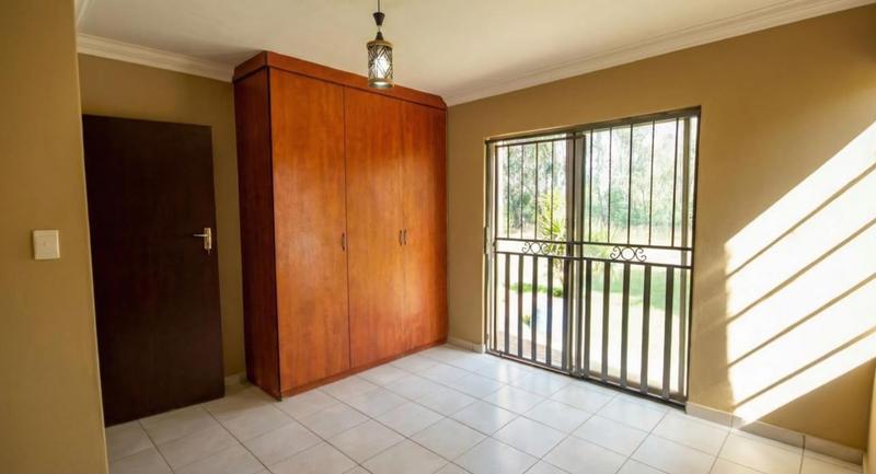 6 Bedroom Property for Sale in Kameeldrift West Gauteng