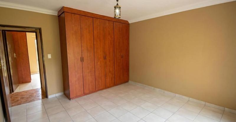 6 Bedroom Property for Sale in Kameeldrift West Gauteng