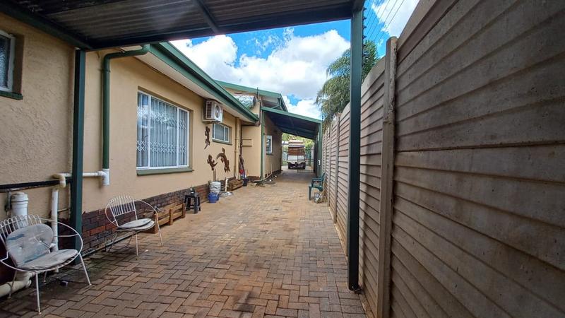 4 Bedroom Property for Sale in Pretoria Gardens Gauteng