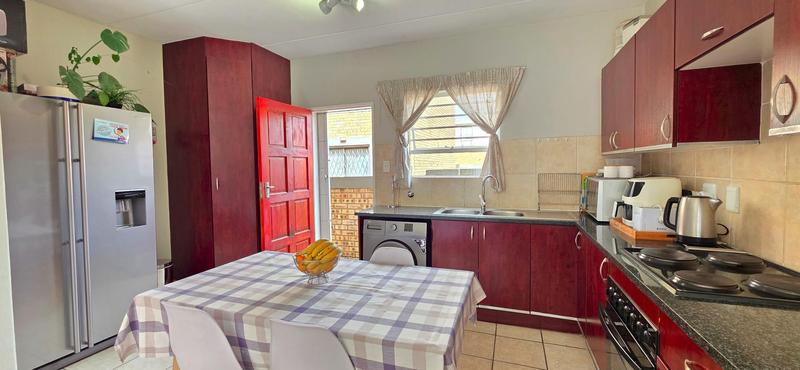 3 Bedroom Property for Sale in Wilgeheuwel Gauteng