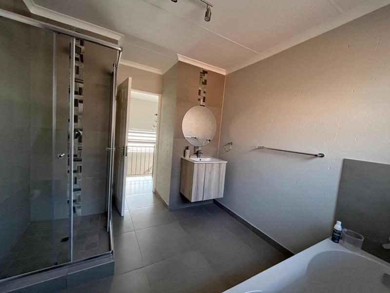 3 Bedroom Property for Sale in Fairlead Gauteng