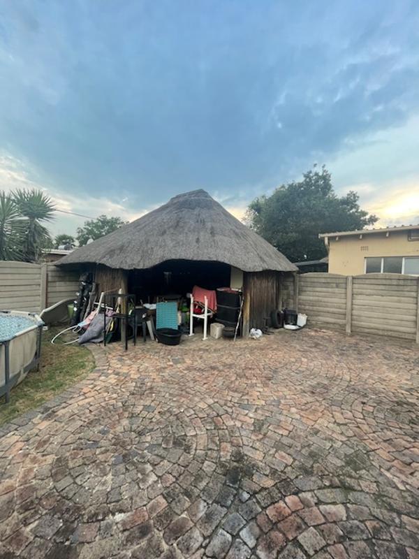 To Let 3 Bedroom Property for Rent in Bonaero Park Gauteng