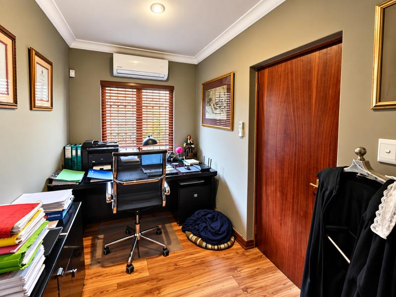 3 Bedroom Property for Sale in Faerie Glen Gauteng