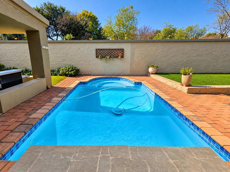 3 Bedroom Property for Sale in Faerie Glen Gauteng