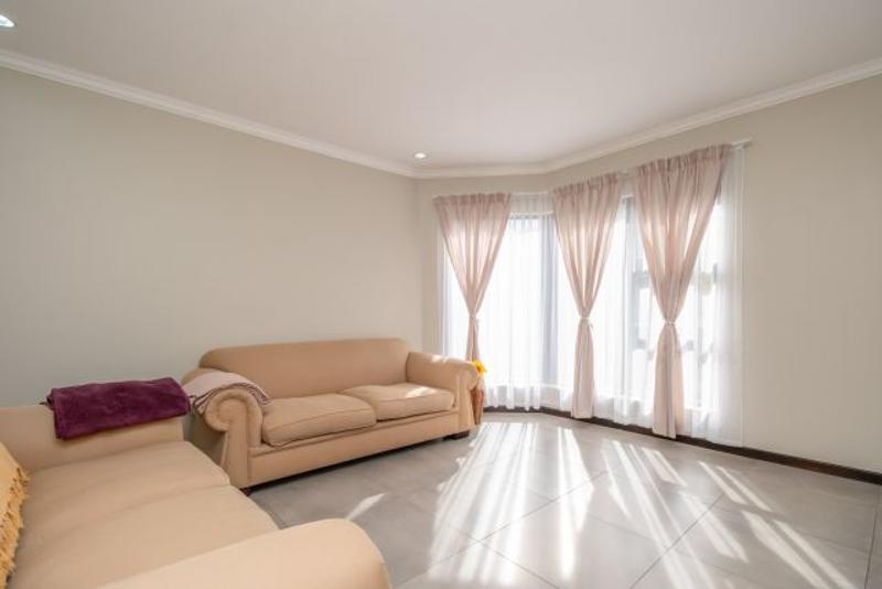 To Let 3 Bedroom Property for Rent in Sunninghill Gauteng