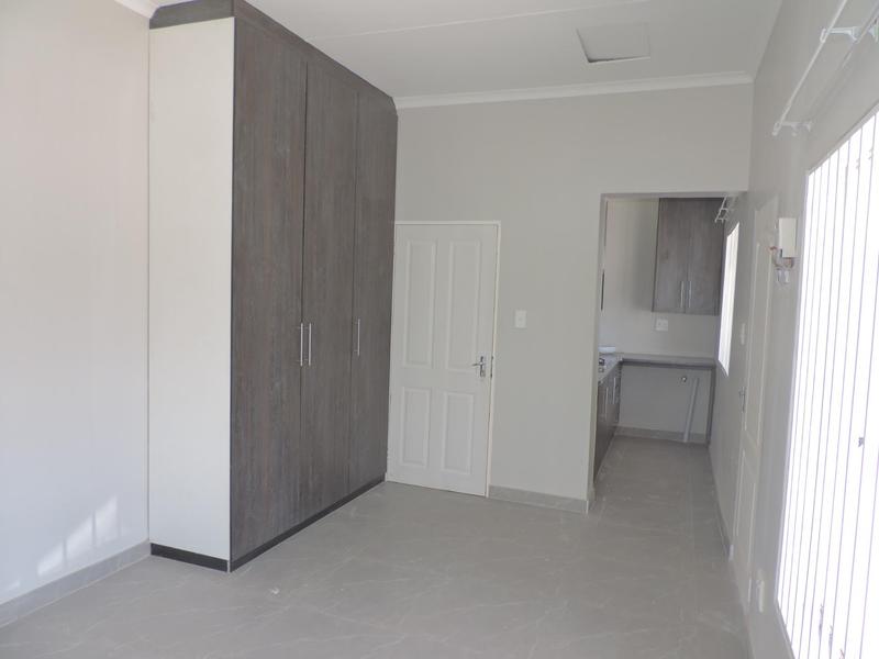 To Let 2 Bedroom Property for Rent in Van Riebeeck Park Gauteng