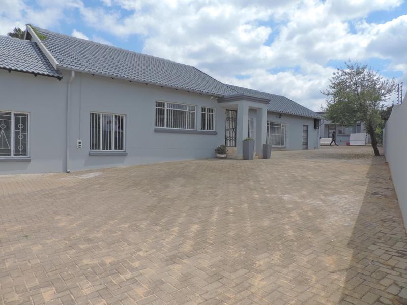 To Let 1 Bedroom Property for Rent in Van Riebeeck Park Gauteng