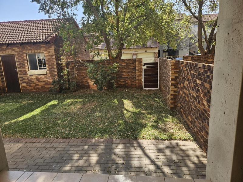 To Let 2 Bedroom Property for Rent in Monavoni Gauteng