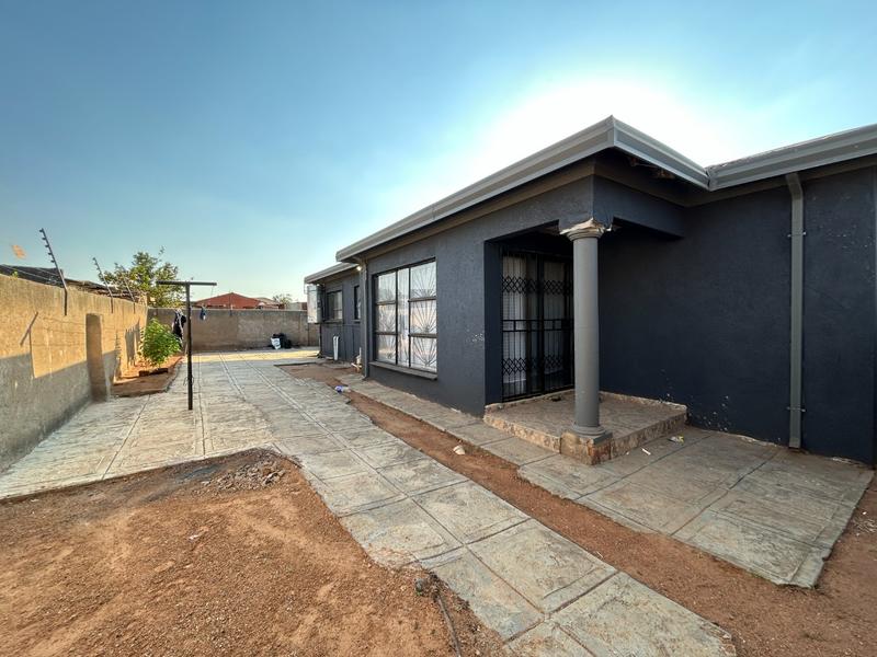4 Bedroom Property for Sale in Soshanguve Gauteng