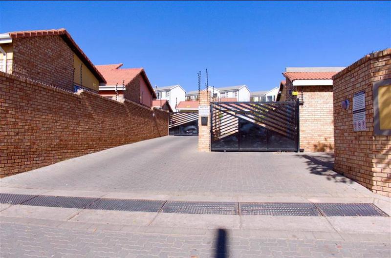 To Let 3 Bedroom Property for Rent in Cosmo City Gauteng