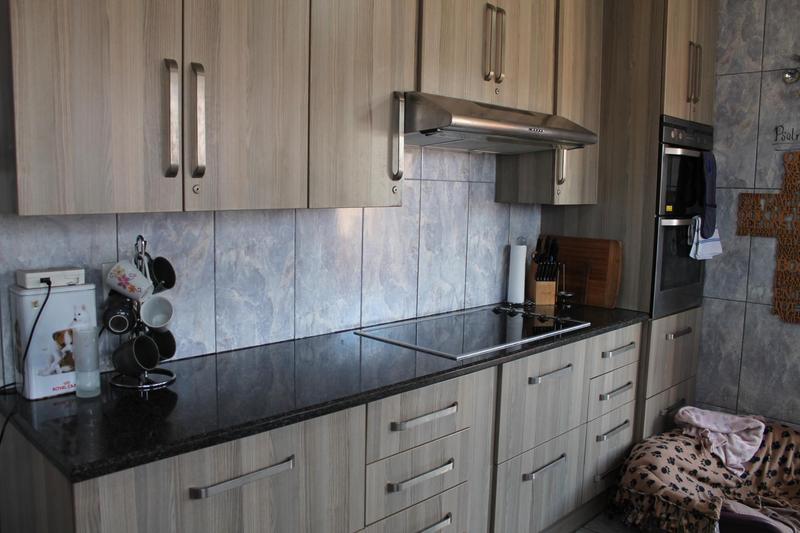 3 Bedroom Property for Sale in Edenvale Central Gauteng