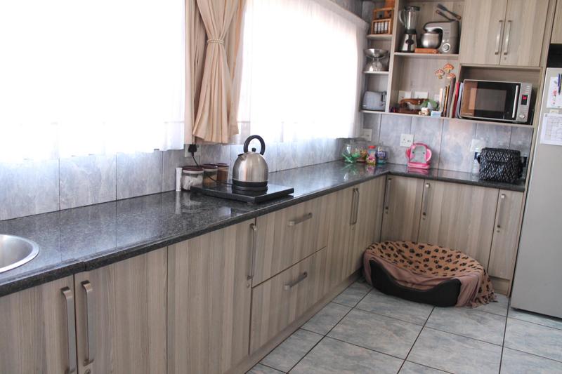 3 Bedroom Property for Sale in Edenvale Central Gauteng