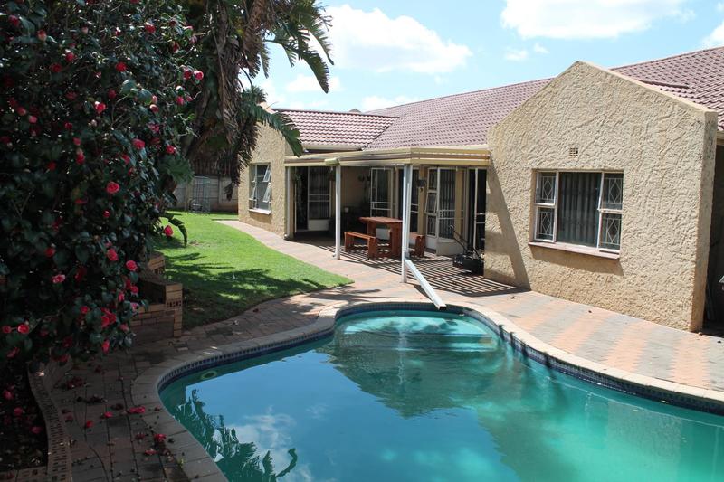 3 Bedroom Property for Sale in Edenvale Central Gauteng