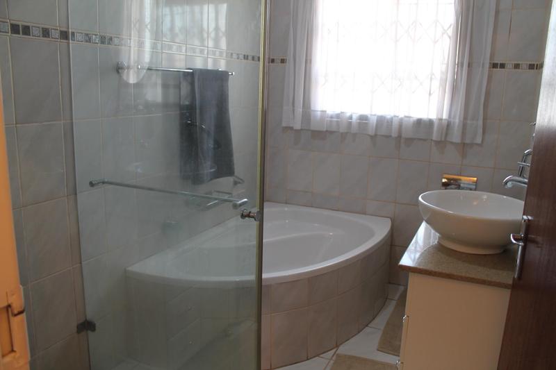 3 Bedroom Property for Sale in Edenvale Central Gauteng