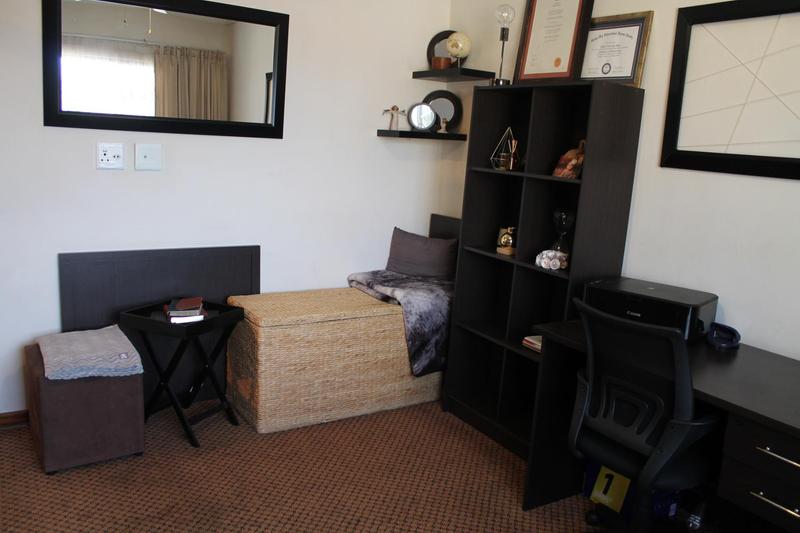 3 Bedroom Property for Sale in Edenvale Central Gauteng