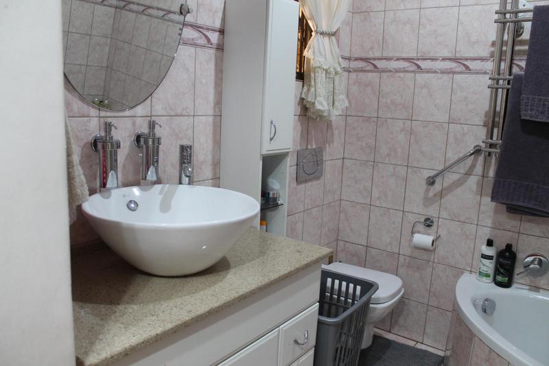 3 Bedroom Property for Sale in Edenvale Central Gauteng