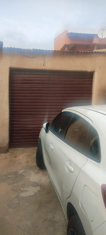 7 Bedroom Property for Sale in Tembisa Gauteng
