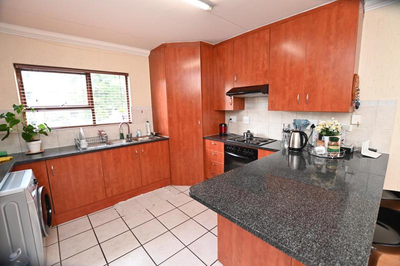 To Let 2 Bedroom Property for Rent in Paulshof Gauteng