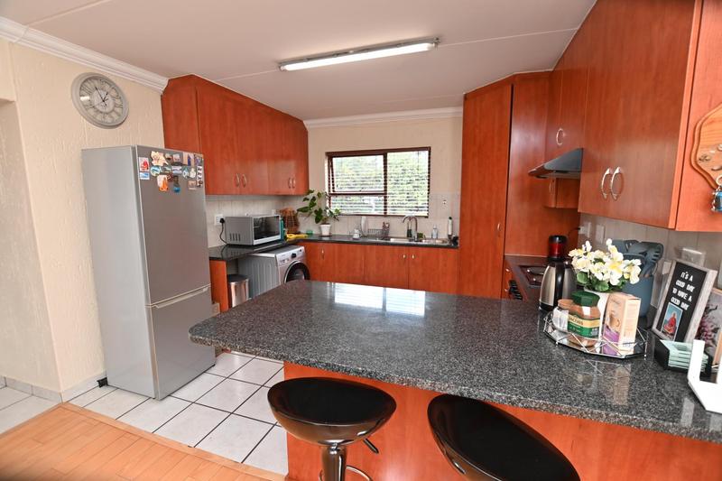 To Let 2 Bedroom Property for Rent in Paulshof Gauteng