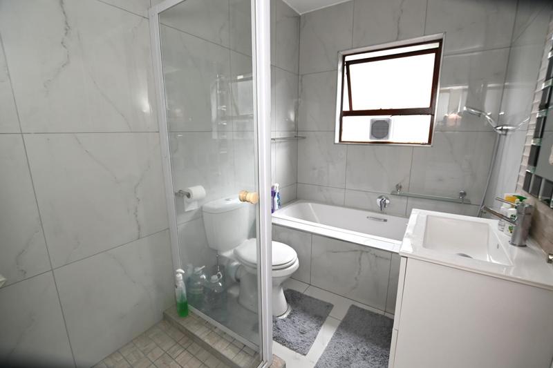 To Let 2 Bedroom Property for Rent in Paulshof Gauteng
