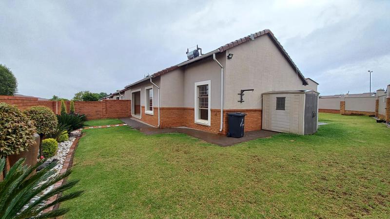 To Let 3 Bedroom Property for Rent in Monavoni Gauteng