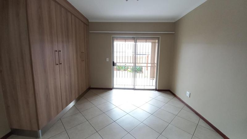 To Let 3 Bedroom Property for Rent in Monavoni Gauteng