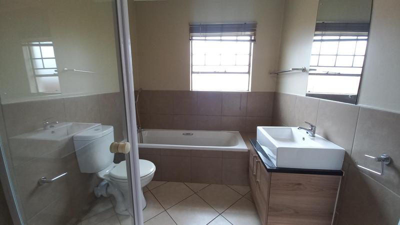 To Let 3 Bedroom Property for Rent in Monavoni Gauteng