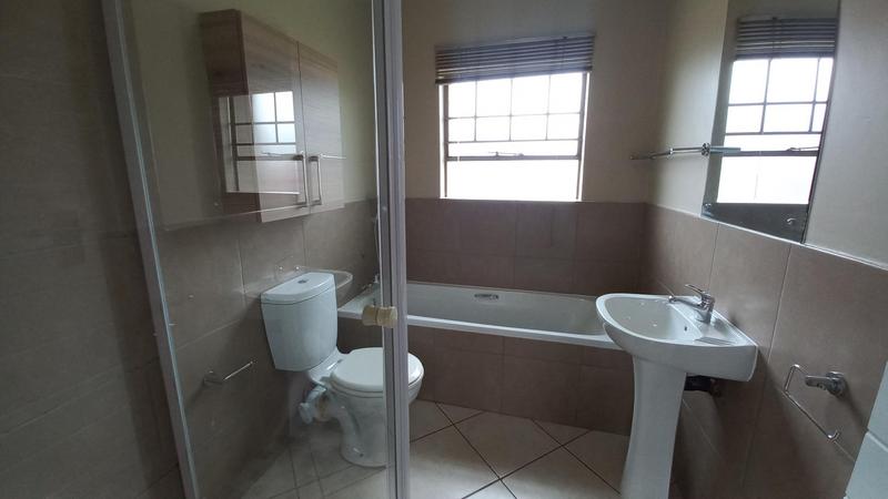 To Let 3 Bedroom Property for Rent in Monavoni Gauteng