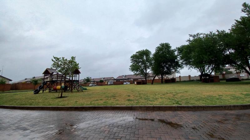 To Let 3 Bedroom Property for Rent in Monavoni Gauteng