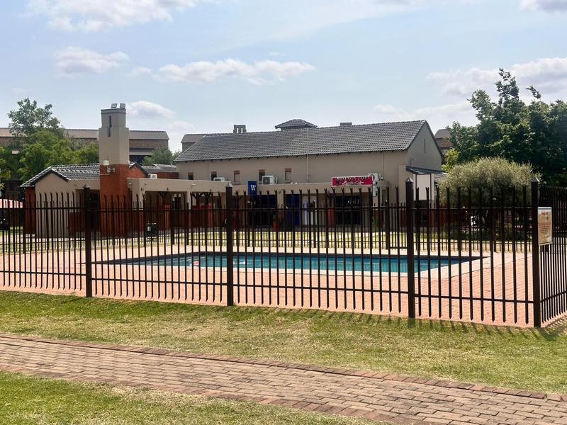 2 Bedroom Property for Sale in Karenpark Gauteng