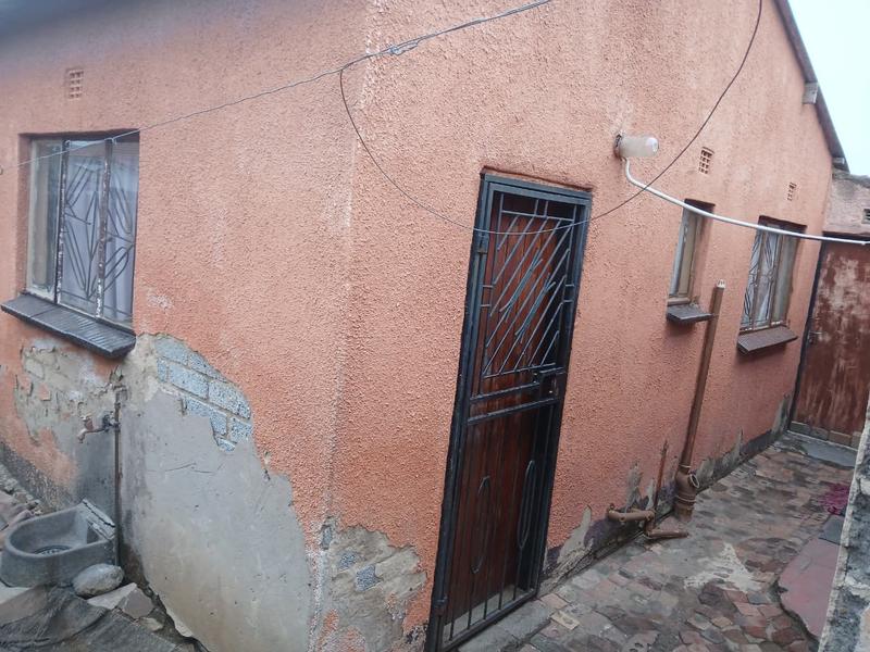 7 Bedroom Property for Sale in Phomolong Gauteng