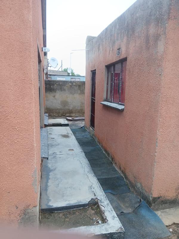 7 Bedroom Property for Sale in Phomolong Gauteng