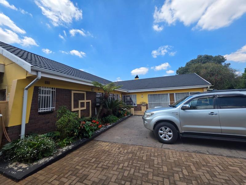 3 Bedroom Property for Sale in Helikonpark Gauteng