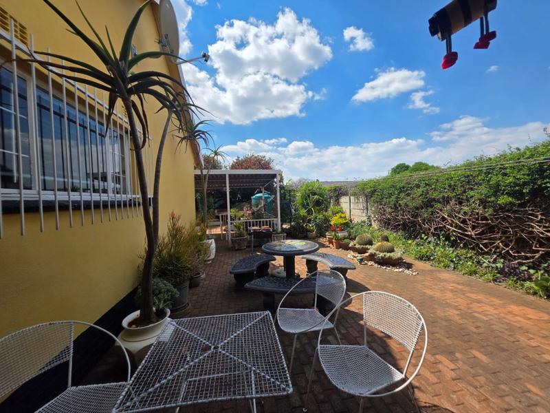 3 Bedroom Property for Sale in Helikonpark Gauteng