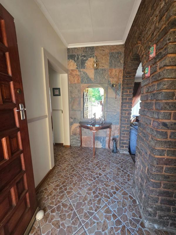 3 Bedroom Property for Sale in Helikonpark Gauteng
