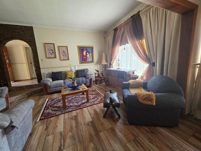3 Bedroom Property for Sale in Helikonpark Gauteng