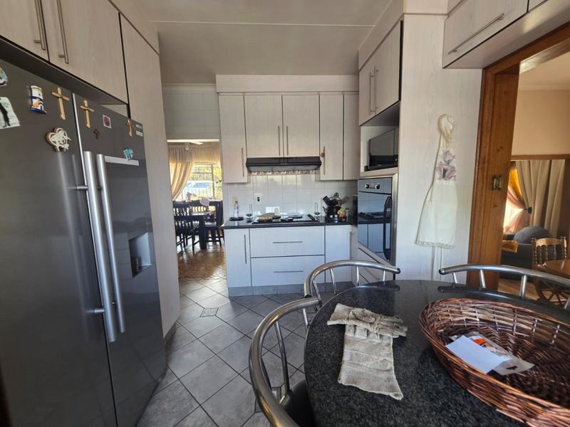 3 Bedroom Property for Sale in Helikonpark Gauteng