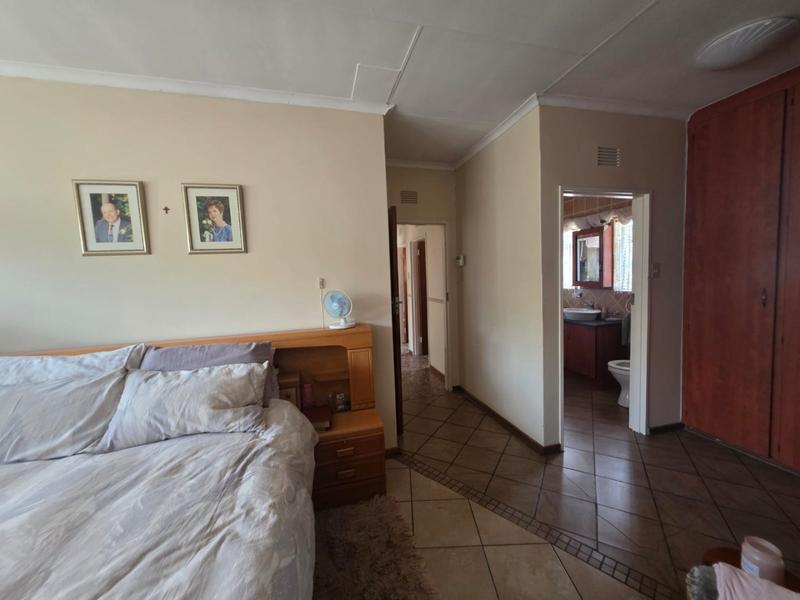 3 Bedroom Property for Sale in Helikonpark Gauteng